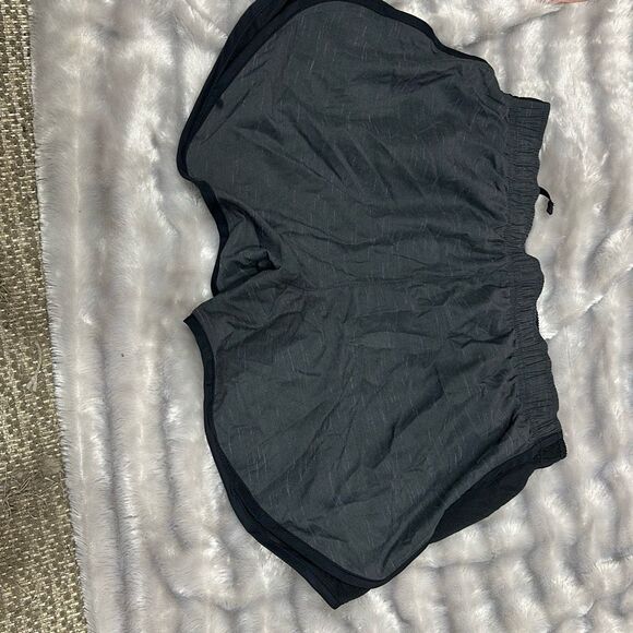 Nike Women's Tempo Running Shorts - Black‎ Size L - Picture 2 of 2